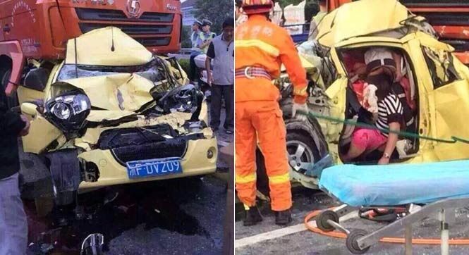 浙江：轿车遭两货车夹击压扁