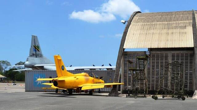 坦桑尼亚空军奇闻：K8地面弹射飞机没事人没了