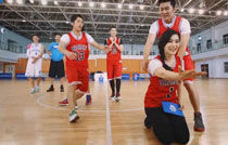 挑战者联盟范爷下跪求能力卡 李晨撞球受伤