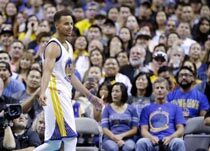 库里14分6犯离场 勇士胜猛龙取季前赛开门红