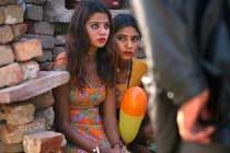 诧异!世界上千奇百怪的“破处”习俗 