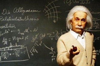 爱因斯坦为何这么聪明？科学家研究他的大脑，发现了这样东西