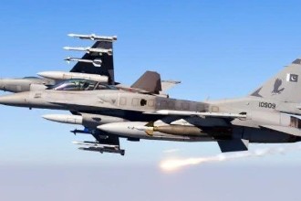 凌晨三点，5架巴铁战机突袭印度：警报声响起，印军战机急速起飞 