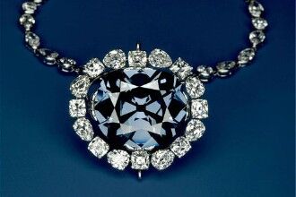 世界上最大的蓝钻“希望之星”被诅咒三百年厄运仍在继续