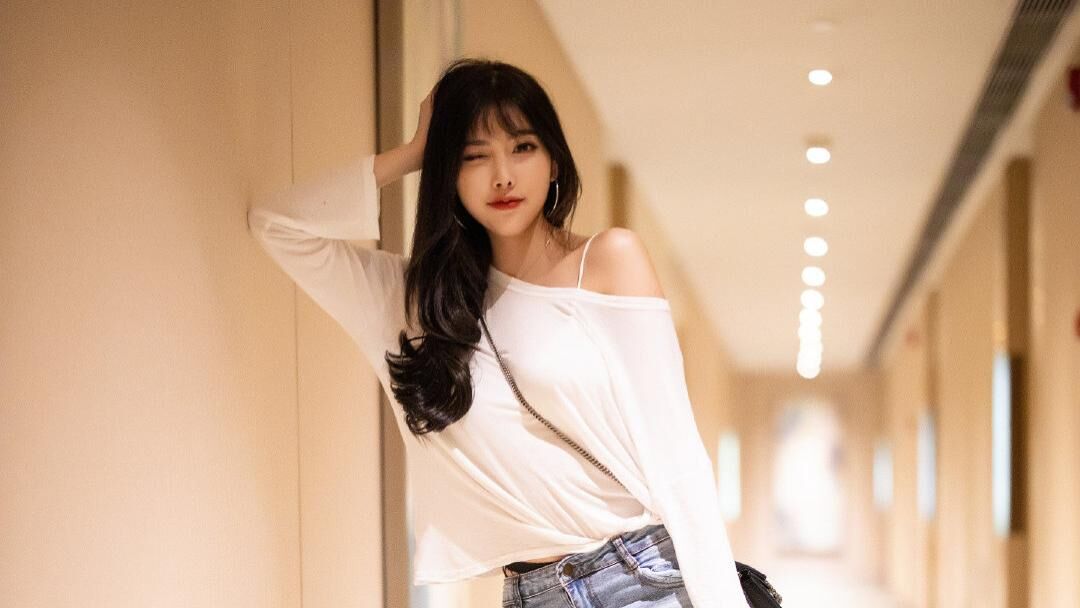 写真女郎杨晨晨，果然够水灵！