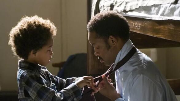 《当幸福来敲门》中的小男孩，13年后却变成了这副模样！