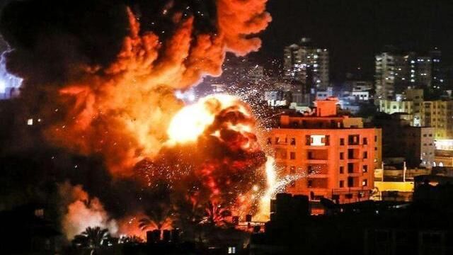 空袭于凌晨打响！大批战机突破拦截后开火，伊朗警告此举突破底线