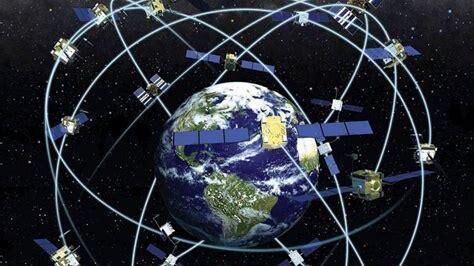 关键时刻2颗北斗同时升空，提前半年完成组网，比GPS多出20颗卫星