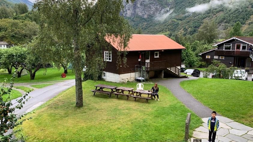 挪威的八月，行走在森林峡湾，顺着蜿蜒的公路走向远方。