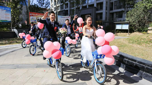 近半受访青年能接受&ldquo;裸婚&rdquo;