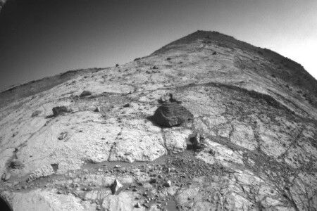 2619个火星日，好奇号前避险相机拍摄到异样风景，地形十分险峻