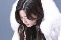 全智贤竟裹羽绒服出席活动，38岁魔鬼身材似少女，不要风度太高级