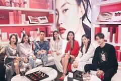 刘诗诗复出后首个公开活动！独占C位气场十足，连刘雯都甘拜下风