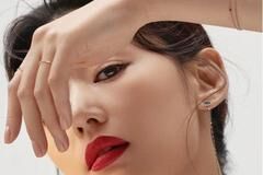 37岁全智贤身材绝，逆生长少女感十足，裸色系造型尽显优雅气质