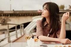 郑爽巴黎反转好惊艳！亮相时装周完胜超模出道10年终于要干正事？