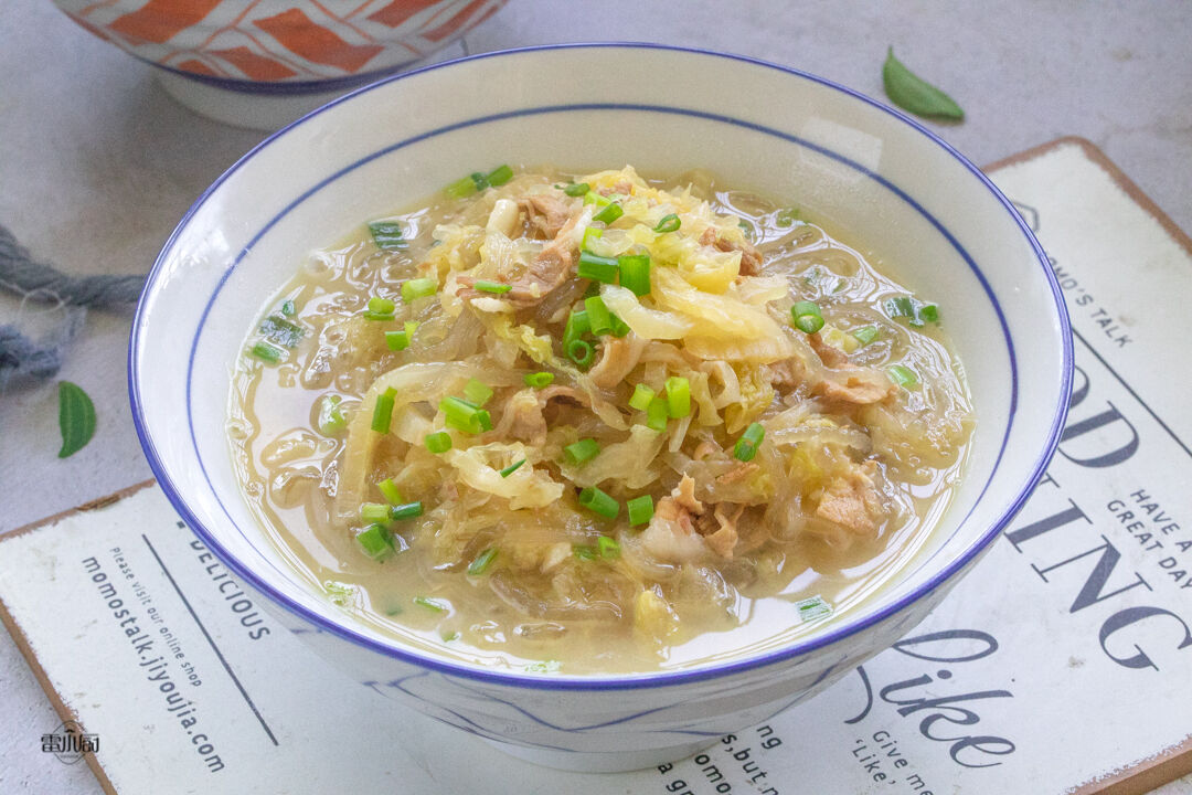 一到冬天，老公就馋这道菜，10块钱煮一锅，一顿吃得干干净净