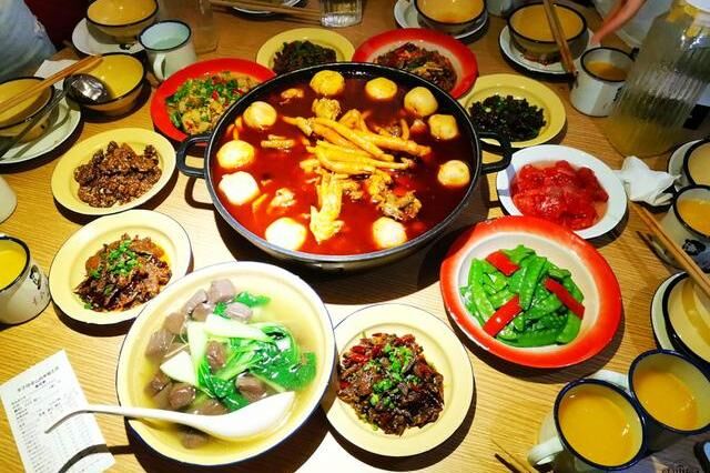 在重庆最繁华的地段，人均消费仅80就能吃到饱，真划算