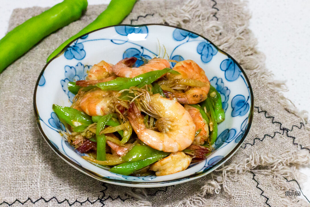 运气好，买到20块钱一斤的虾，一群人抢着买，差点没抢到