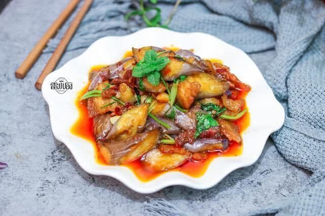 这个菜胖子可不要吃，太好吃容易上瘾，我家每个月只敢吃1顿