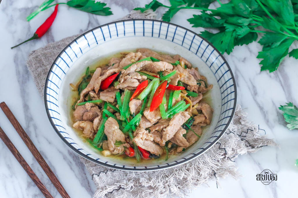 天热不想下厨，10分钟搞定这道菜，喷香下饭，全家都喜欢