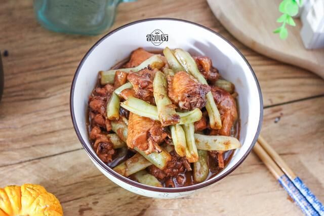 这个季节最好吃菜，每周都得吃两三回，每次都吃个精光