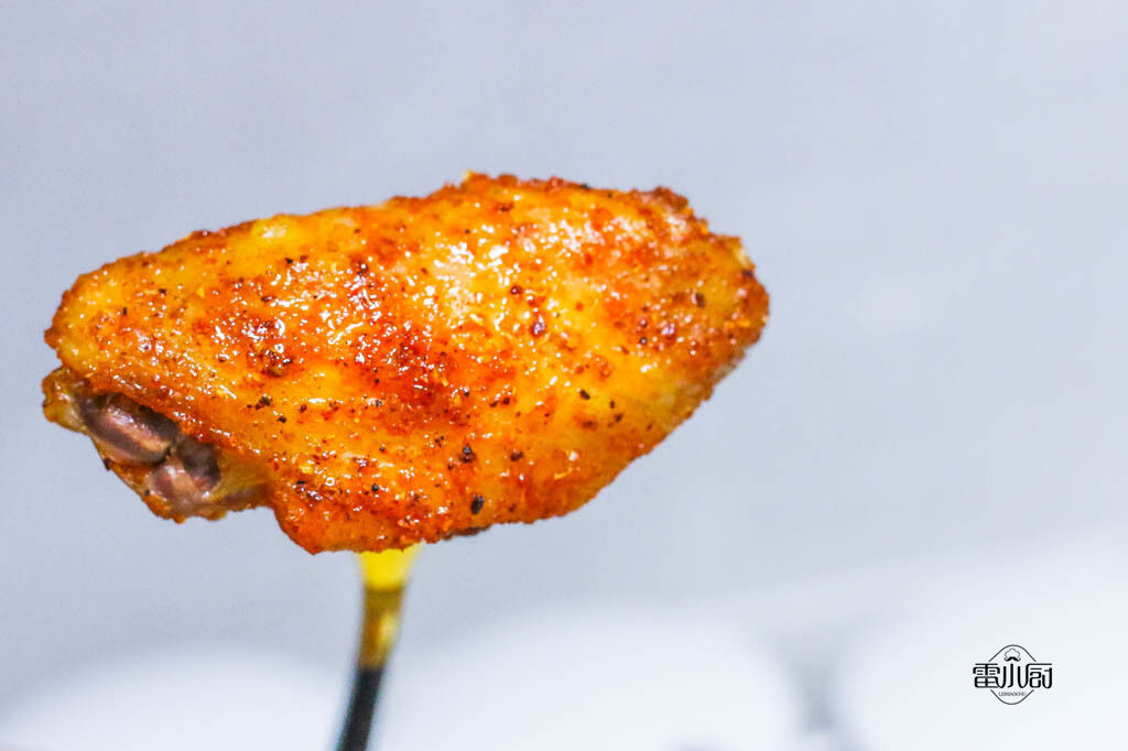 这鸡翅做得真好吃，一口气我吃掉8个，还想吃！