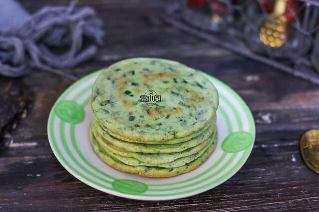 不用揉面，不用发面，烙出来小饼满屋飘香，一人吃了一锅！