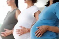 双胞胎姐妹怀孕也组团？ ​