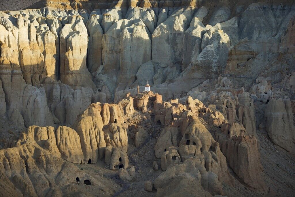 这个充满神秘色彩的象雄古国，它的都城遗址吸引着无数人前往探秘