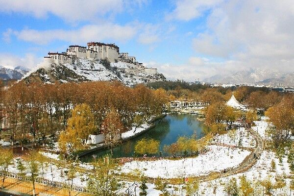 早在2011年，西藏就已经被评为“亚洲最佳冬季旅游目的地”