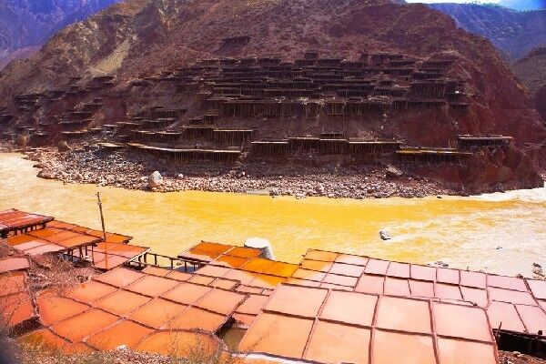 四川和云南入藏的门户，存活着世界上独一无二的古老景观