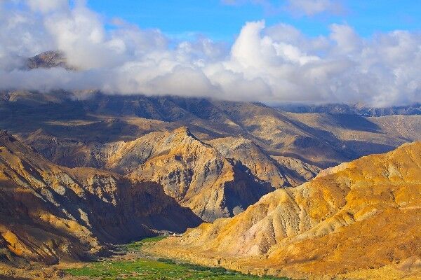 西藏有个鲜少人知的边境小城，峡谷风光却勘称一绝