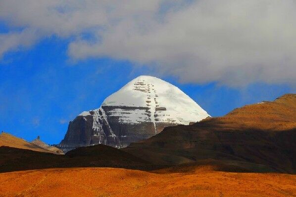 西藏这个浓缩着高原典型的自然与人文特征的小城镇，并不简单