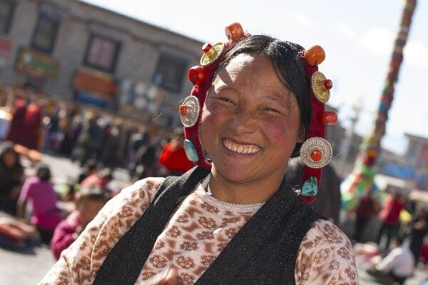 在西藏，这些饰品常被误会是在炫富