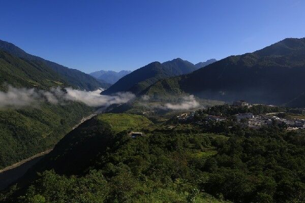 西藏这个隐秘的世外桃源，容易让人遗忘它也是高原