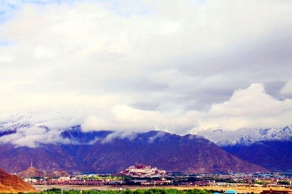 西藏这座“日光城”虽日光充足，但却是我国最佳避暑胜地