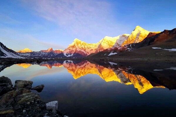 西藏有条非常特别的徒步路线，一路景色恍若梦中的香格里拉