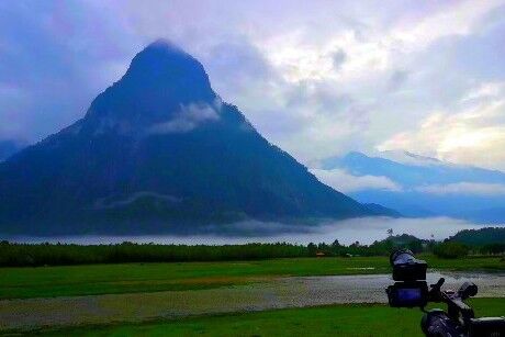 西藏最牛的几个小县城，一不小心可能就跨界出国了