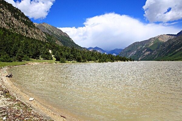 中国最牛的村庄，被六座冰川环绕，与“西南瑶池”相伴左右
