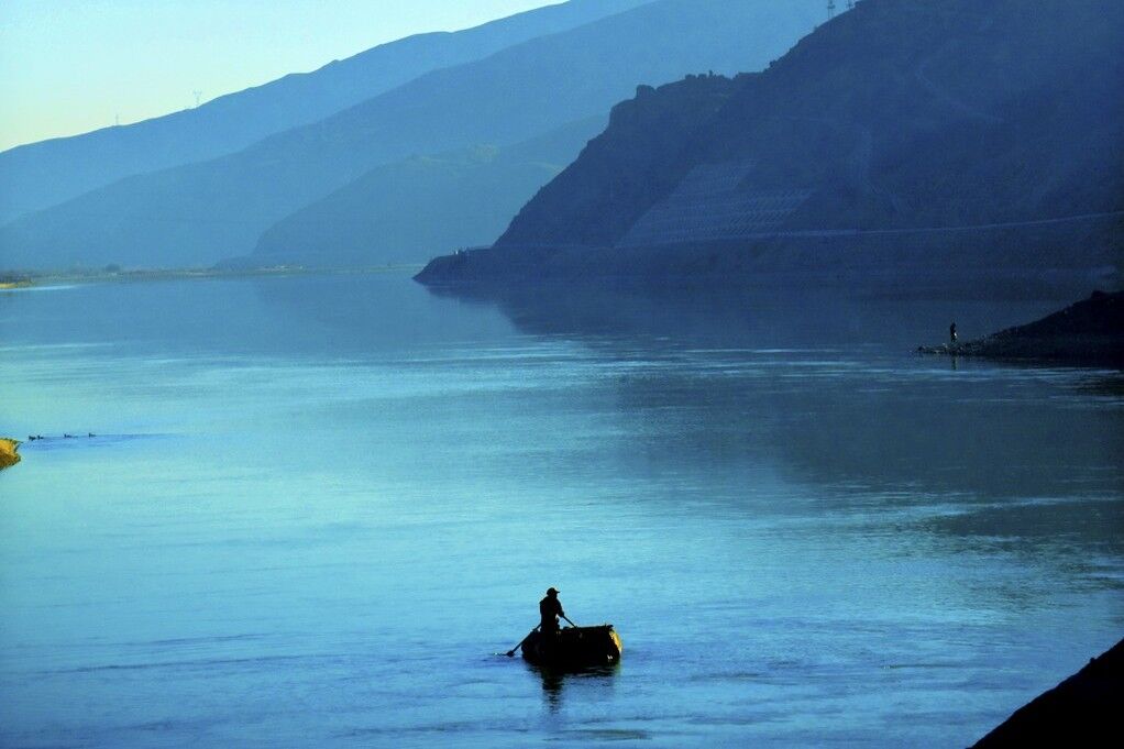 西藏有个特立独行的村落，关于它的传说就很美