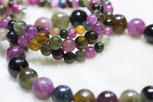 误以为这些“洋货”是藏族土宝，竟在西藏生活多年