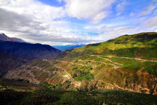 为什么说最美的风景在路上，318国道给了完美的答复