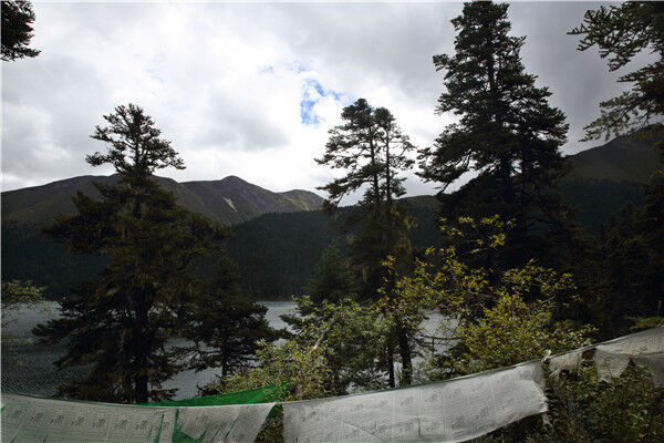 这个湖知道的人少之又少，意为观音的眼睛！