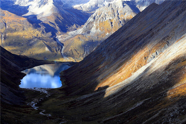 这个湖面结冰期高达7个月，它是西藏最具传奇色彩的湖！