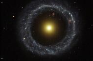 星系套星系的谜中谜：霍格天体，无人能解其异常形态的原因