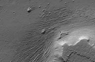 火星神秘沉积物，规模庞大太阳系都不一定有第二个，始于30亿年前