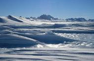南极降雪量逐年递增，每十年增加140亿吨，南极却处于危机边缘