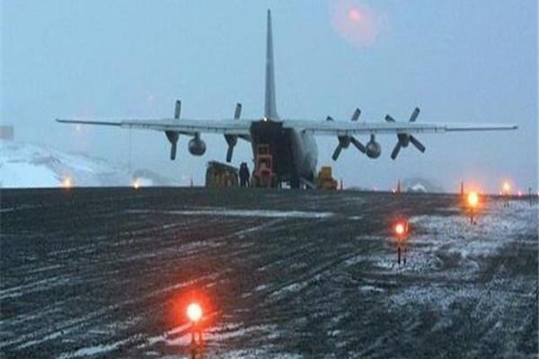 上午10点，一架亚洲客机高空爆炸燃起熊熊大火！上百人命悬一线