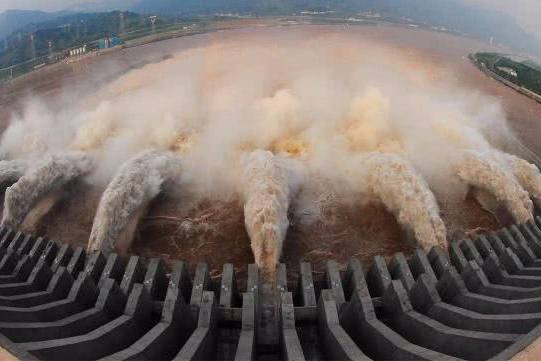 邻国拒绝中国企业，将1.1万亿水坝交韩国，没建完就坍塌！