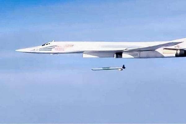 可载40吨核弹直达美国，将搭载&ldquo;匕首&rdquo;，俄新一代核轰炸机出世！